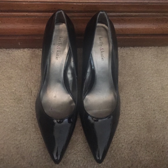Patent Black Pumps