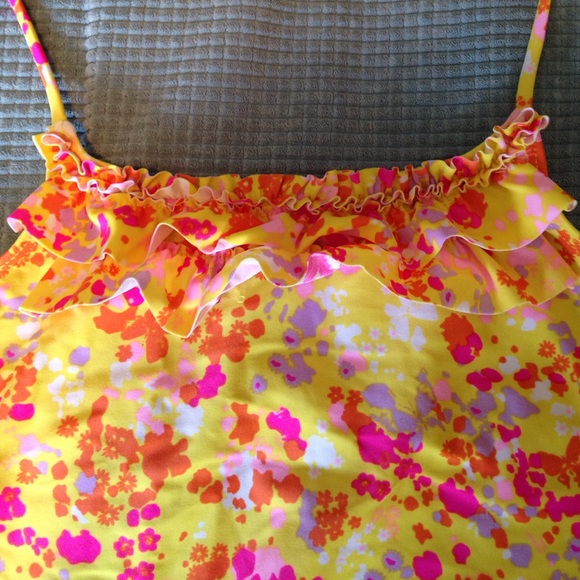 One-Piece - Picture 2 of 2