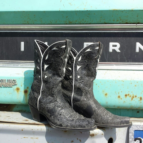 Huge selection of shoes, heels, platform, flats - Picture 2 of 4