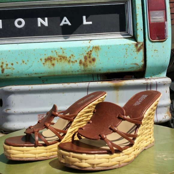 Huge selection of shoes, heels, platform, flats - Picture 4 of 4