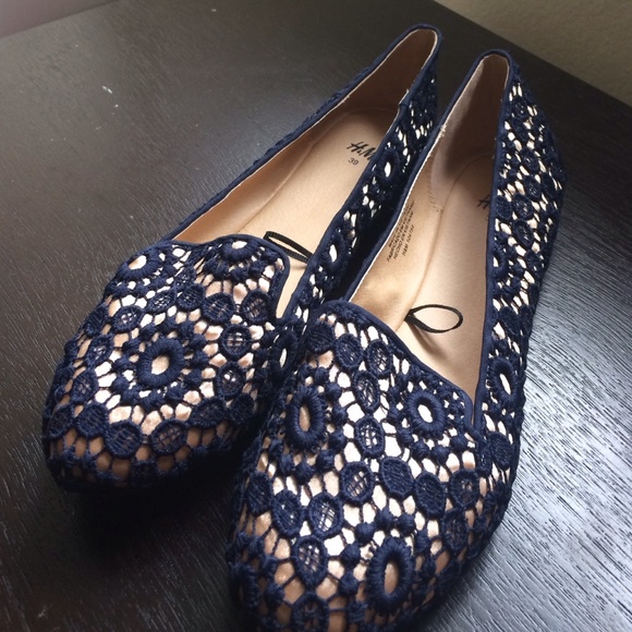 H&M lace pattern loafers