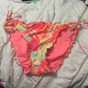 ruffled swimsuit bottoms