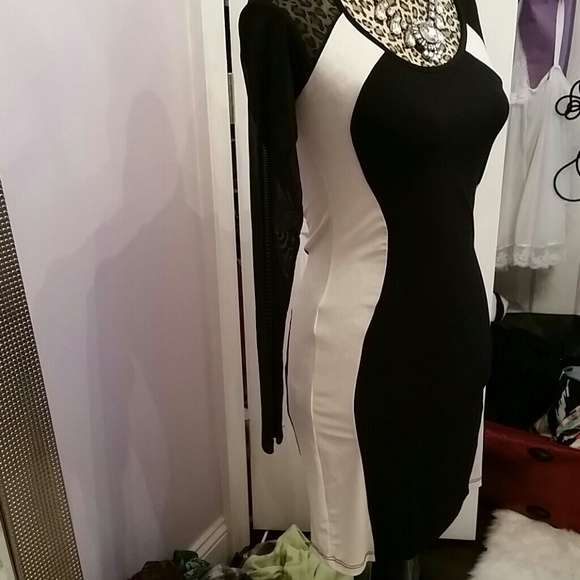 PRICE is⬇🎉Sexy long sleeve dress, only wore once! - Picture 2 of 3