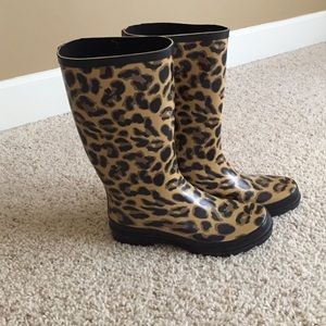 Leopard rain boots