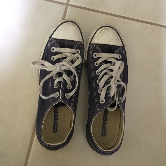 navyy blue converse