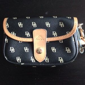 Dooney & Bourke wristlet
