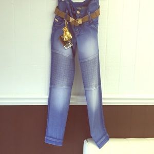 Butt lifting skinny Colombian jeans
