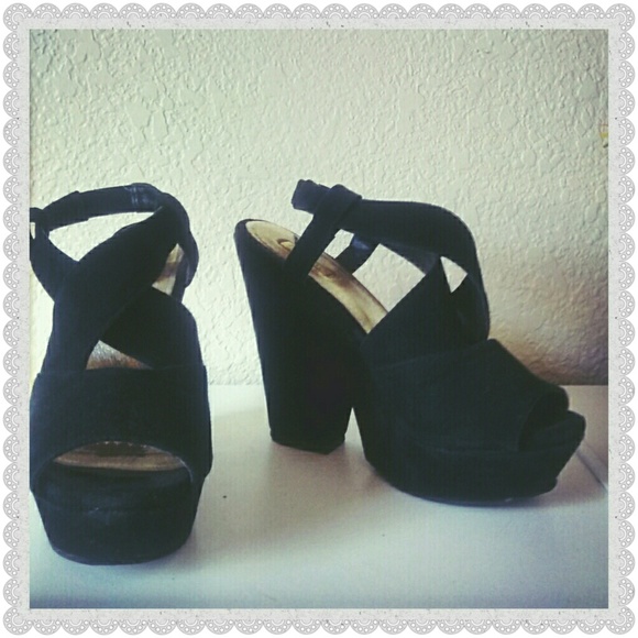 WildPair Black Wedges