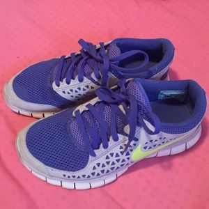 ✨Purple Nike sneakers✨