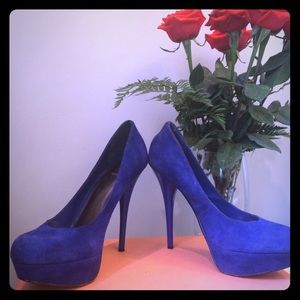 Bakers blue suede pump