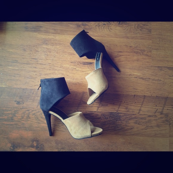 BRAND NEW Diba two-toned heels