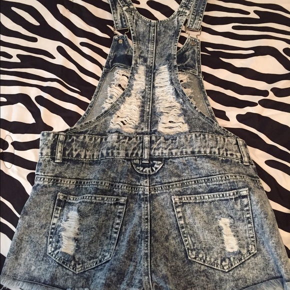 Ripped overalls - Picture 2 of 2