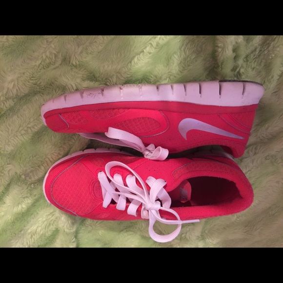 Nike tennis shoes