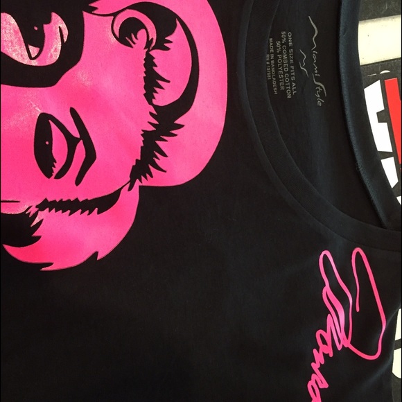 ✨SOLD IN BUNDLE✨Marilyn Monroe fringed crop top - Picture 3 of 3