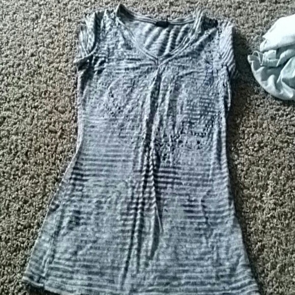 Grey t shirt