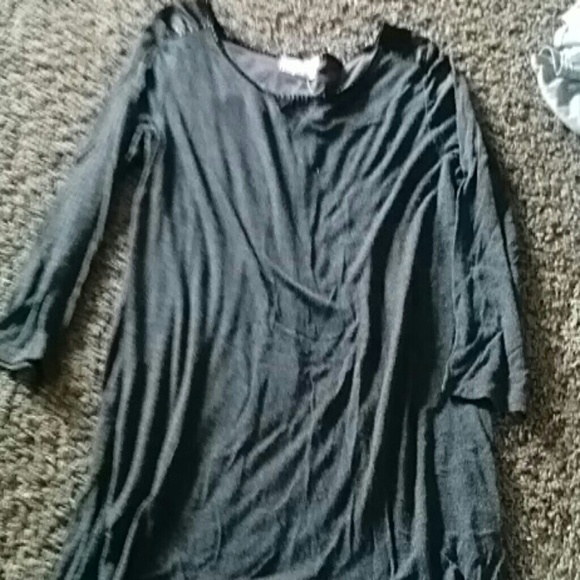 Grey 3/4 sleeve shirt