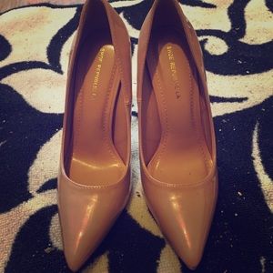 True nude high reputation pumps.