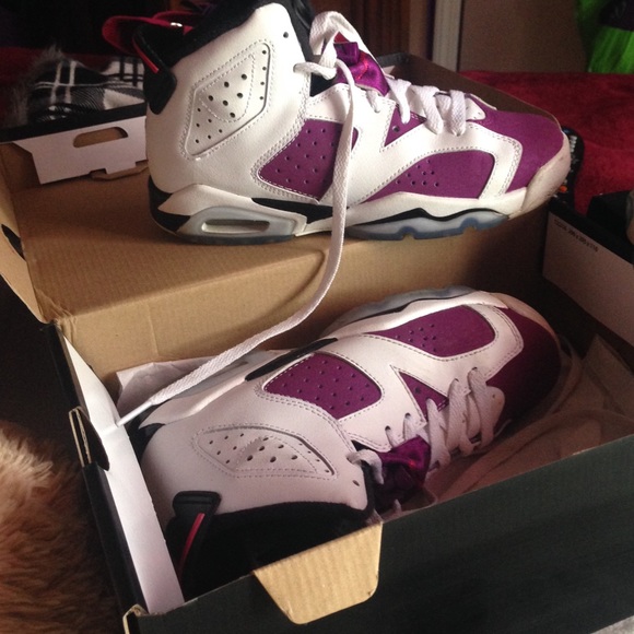 Jordan Shoes - Jordan 6 Retro , Size 4