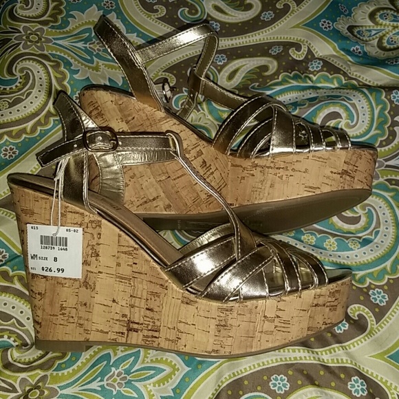 Gold wedges