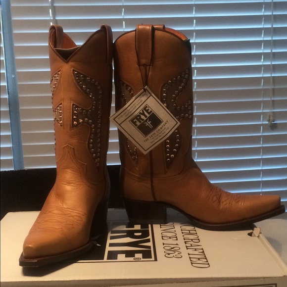 Brand New Frye Daisy Duke boots w/Box