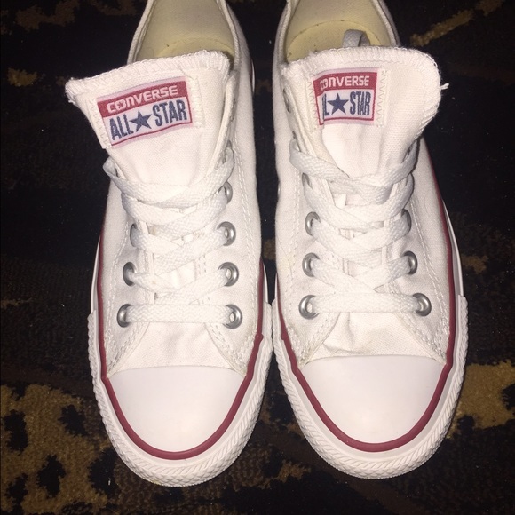 WHITE LOW RISE CONVERSE EXCELLENT CONDITION !