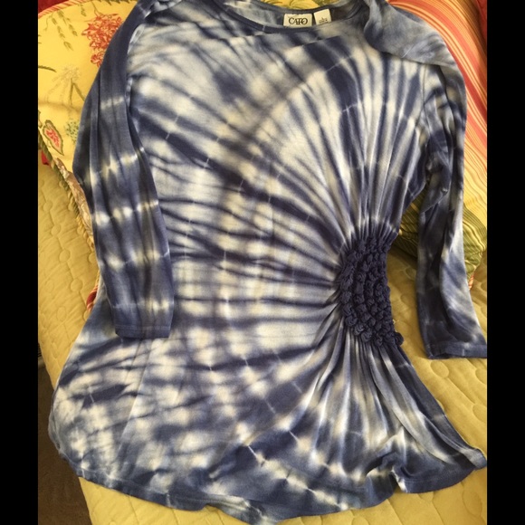 Cato knit top very pretty. Worn one time.