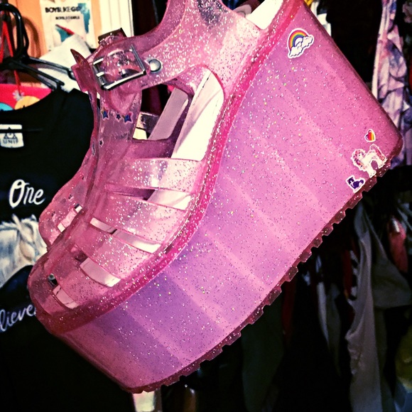 โ ๏ธ UNIF MELT HELLA JELLYS โ ๏ธ - Picture 2 of 4