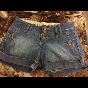 short no boundaries size 3 and ellemenno size 1