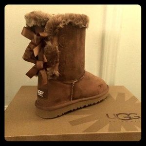 Bailey Bow Brown UGGS