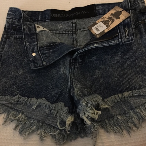 One Teaspoon Cut off Short - Picture 3 of 4