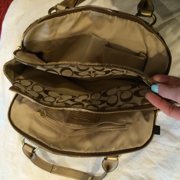 Coach - Picture 3 of 4