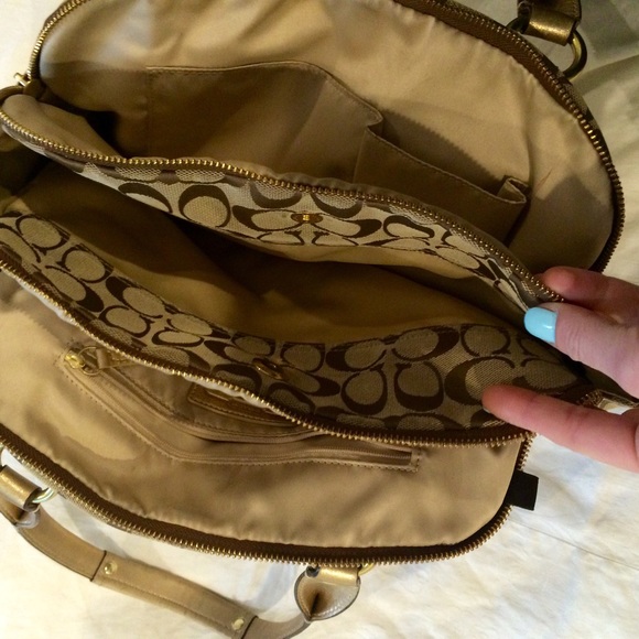 Coach - Picture 4 of 4