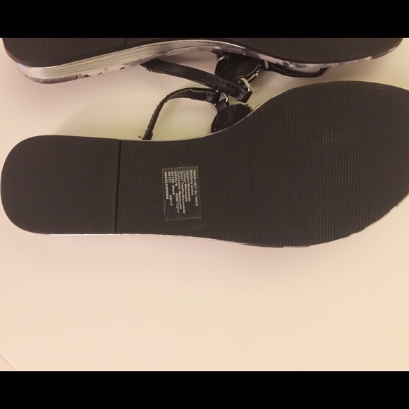 📦BUNDLED📦Sleek Black Jeweled Sandals - NWOT - Picture 2 of 2