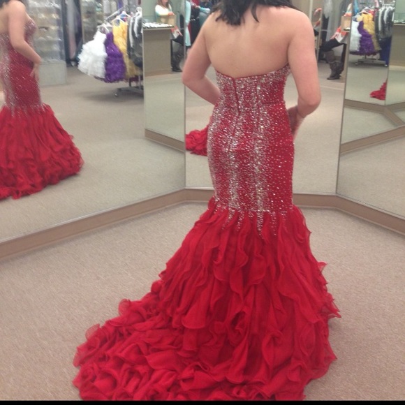 Beautiful Red Formal--Tags Still On! - Picture 1 of 4