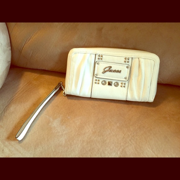 Clutch wallet