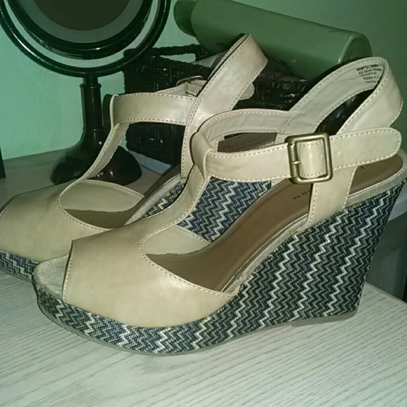 High heels - Picture 3 of 4