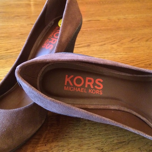 NEW IN BOX Michael Kors wedges !๐ฐ - Picture 2 of 4