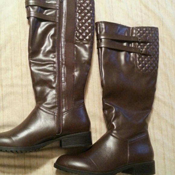 BRAND NEW Tall brown boots!