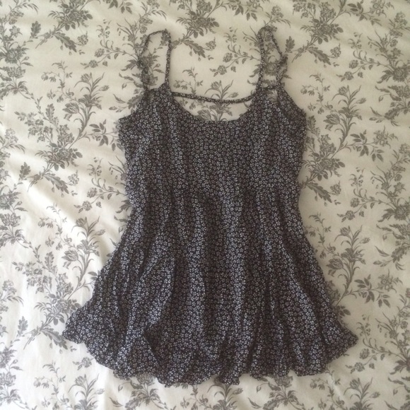 NAVY FLORAL PRINT DRESS