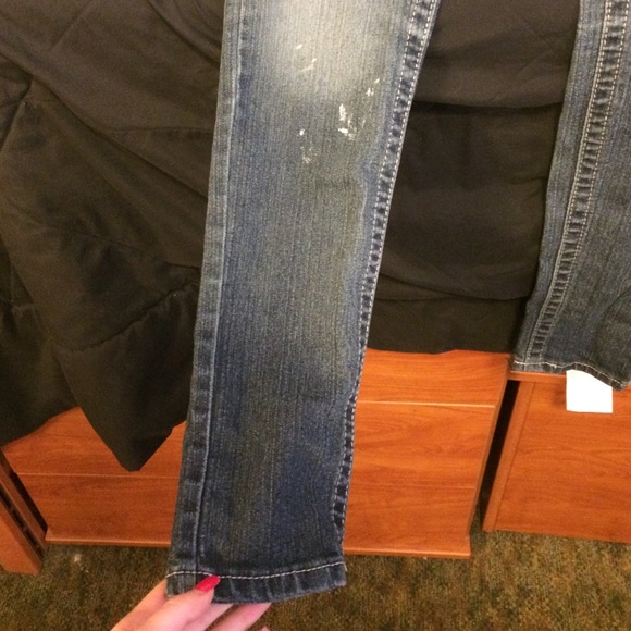 VIP dark wash skinny jeans size 3/4 - Picture 4 of 4