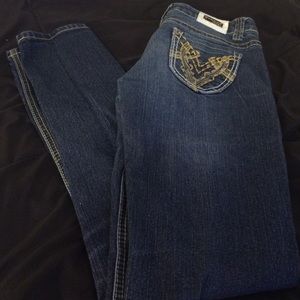 Dark wash skinnies with cute back pockets!