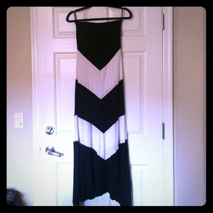Papaya black&white chevron maxi dress