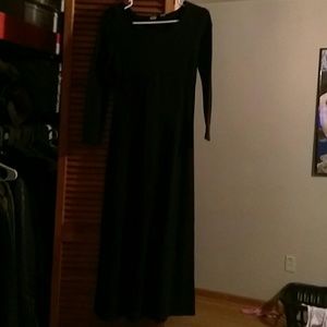 Full length plain black gap dress