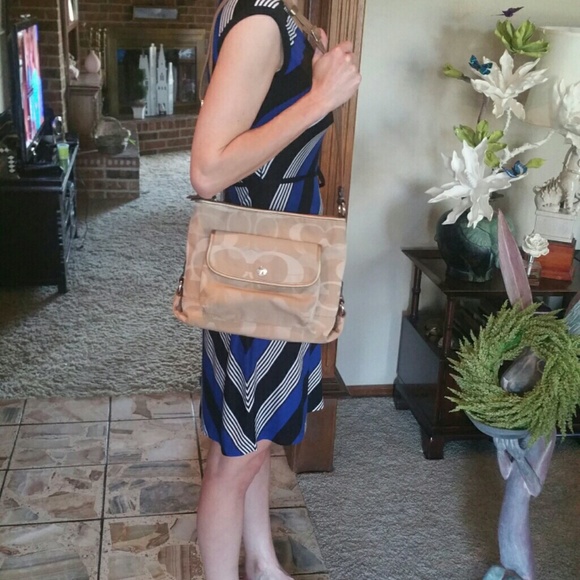 Original COACH HANDBAG in beige & cream "C" logo