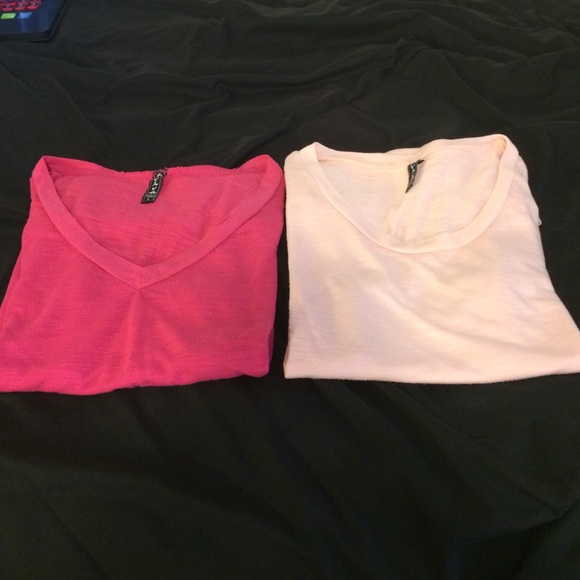 🎊BUNDLE🎊Two simple pink shirts great for summer! - Picture 1 of 4