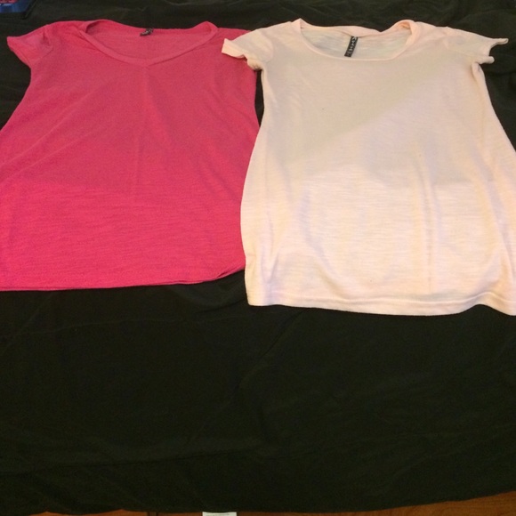 🎊BUNDLE🎊Two simple pink shirts great for summer! - Picture 2 of 4