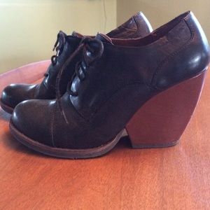Black Korks lace shoe