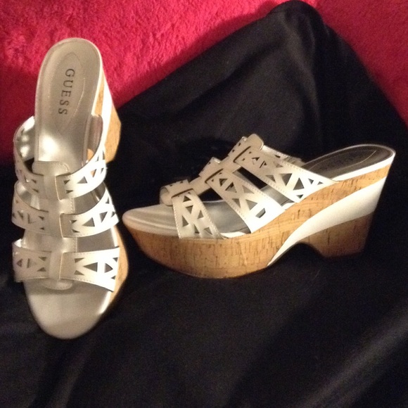 White Guess sandals! - Picture 3 of 3