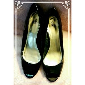 👜👠size 11 black wedge heels by Cato