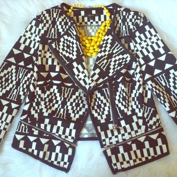 Jackets & Blazers - ✨HPx2✨ NWOT Black & Ivory Cardigan Blazer